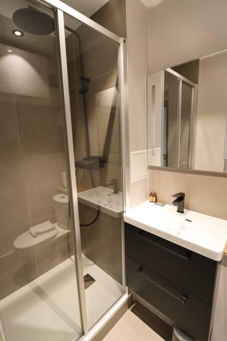 12.new Renovated Studio#invalides#effeil Tower# Apartment Paris