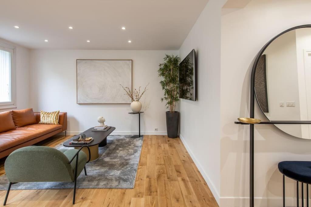 Apartment Rollin - Beautiful Renovated Flat In The Heart Of Paris