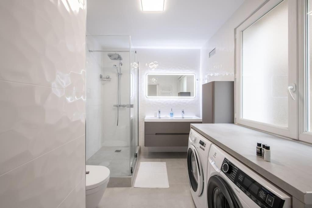 Rollin - Beautiful Renovated Flat In The Heart Of Apartment Paris