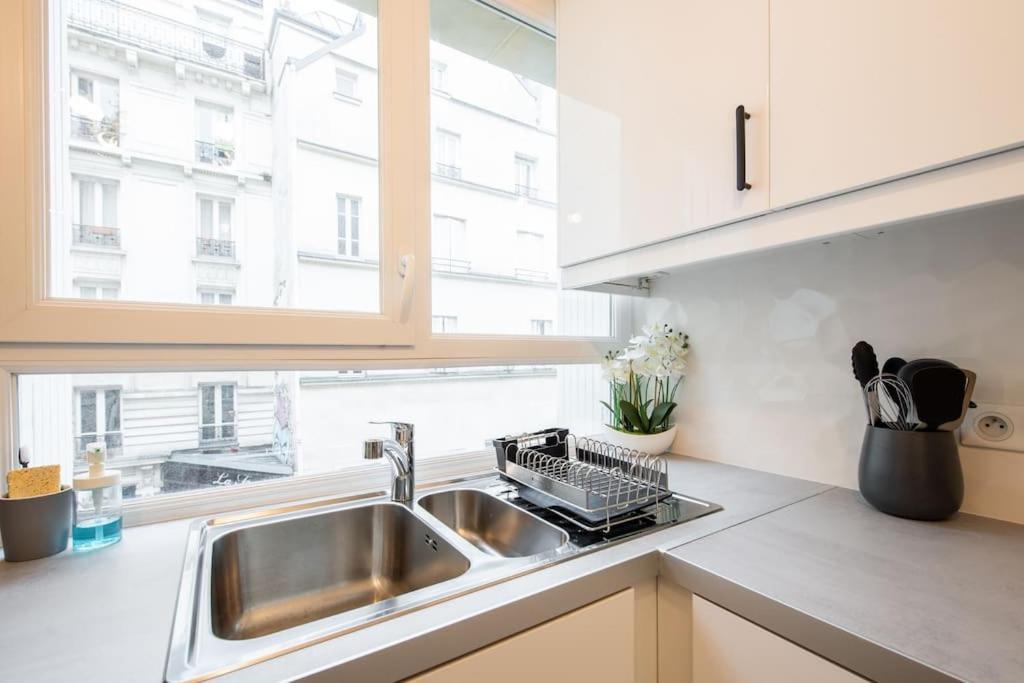 Apartment Rollin - Beautiful Renovated Flat In The Heart Of Paris