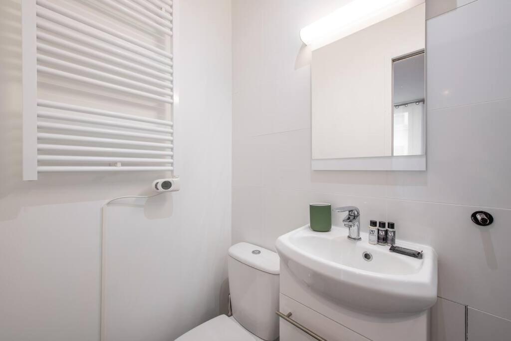 49 Rochechouart - Cozy Near Montmartre Apartamento Paris
