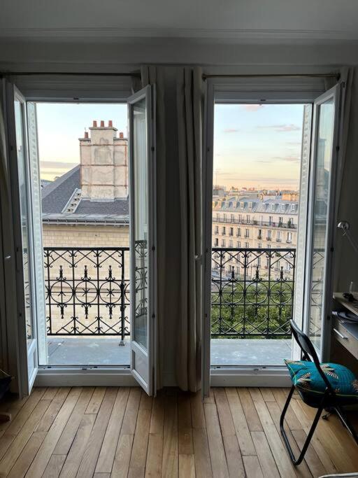 Apartment Au Pied De Montmartre / Jules Joffrin