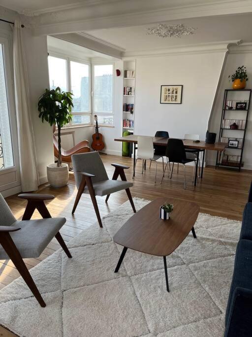 Au Pied De Montmartre / Jules Joffrin Apartment
