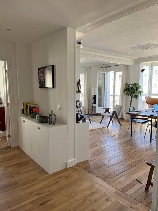 Au Pied De Montmartre / Jules Joffrin Apartment *