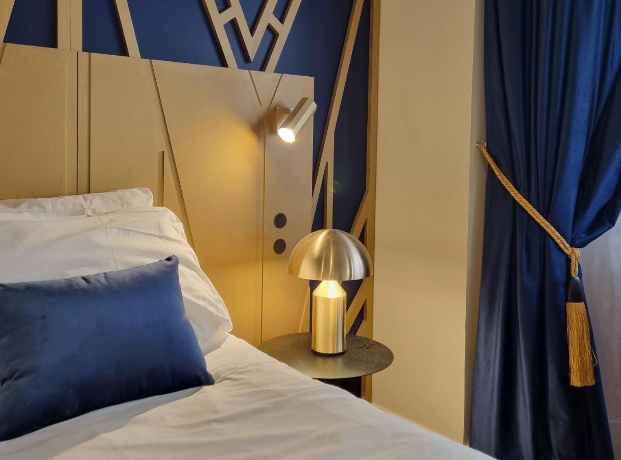Hotel Artemisia Montmartre 4*