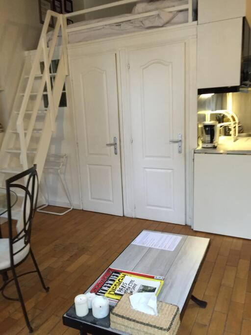 Authentic Marais Apartment *