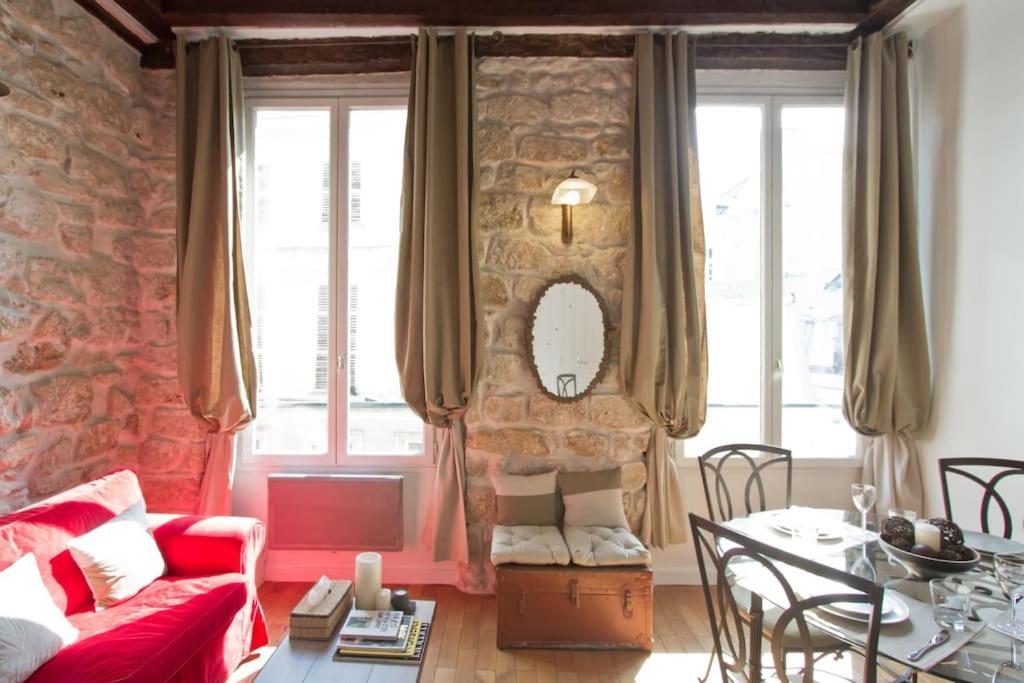 Apartment Authentic Marais Paris