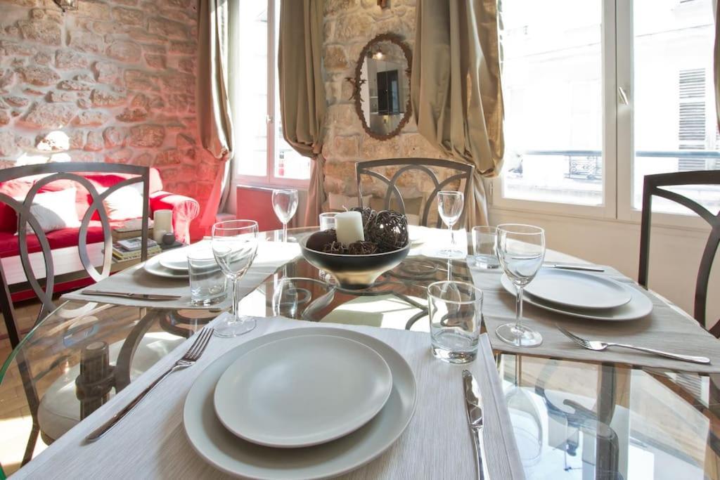 Authentic Marais Apartment *