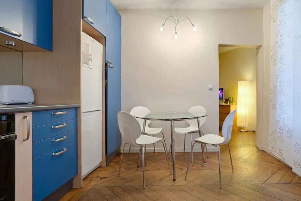 Appartement Place De L'odeon Sur Cour Tres Calme