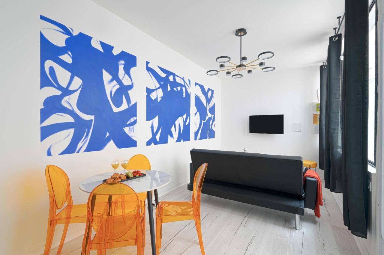 Modern Large For 3 Appartement