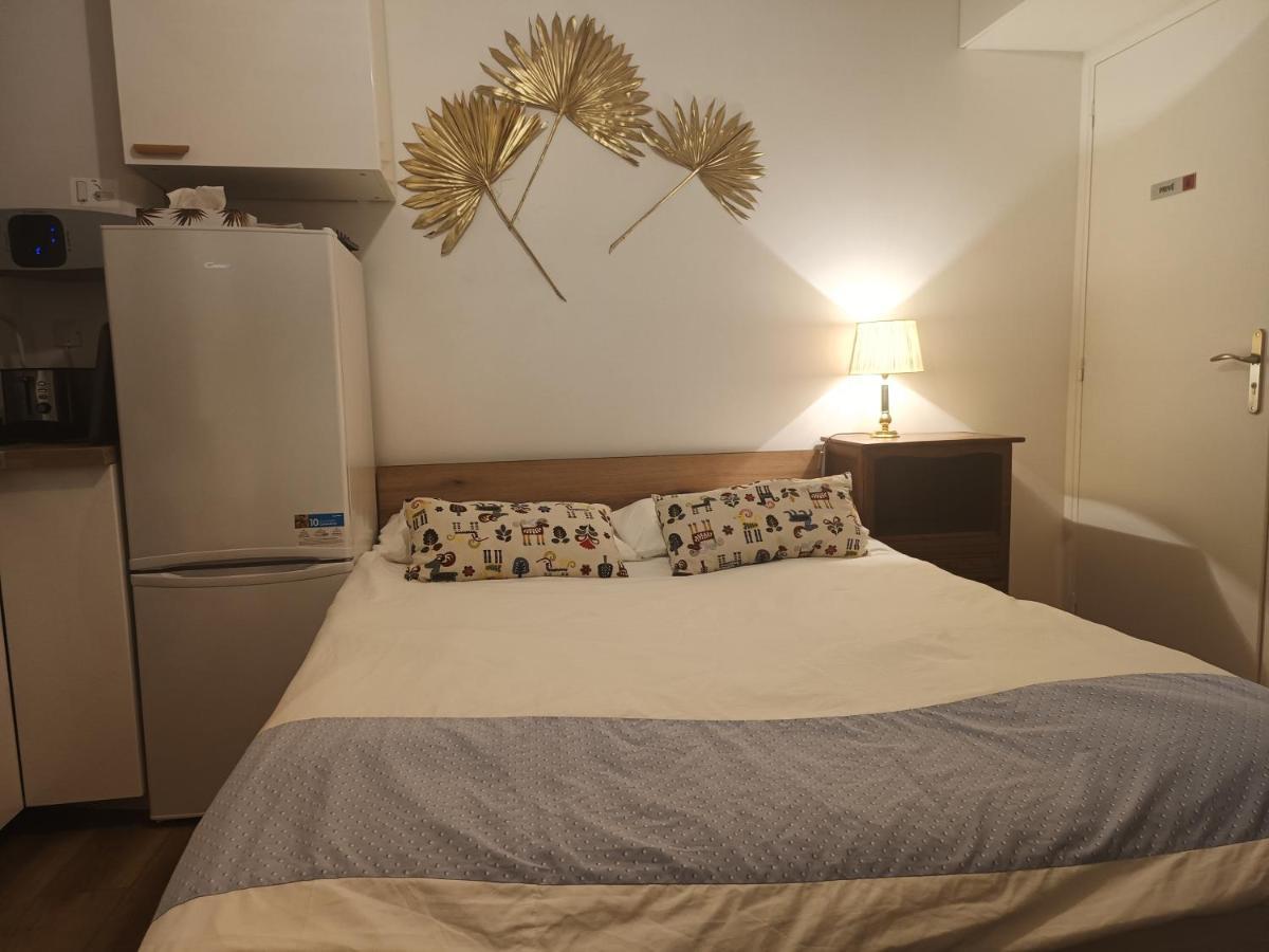 Apartamento Studio, Place De La Nation, 1mn A Pied Du Metro 1,2,6,9 Et Rer A *