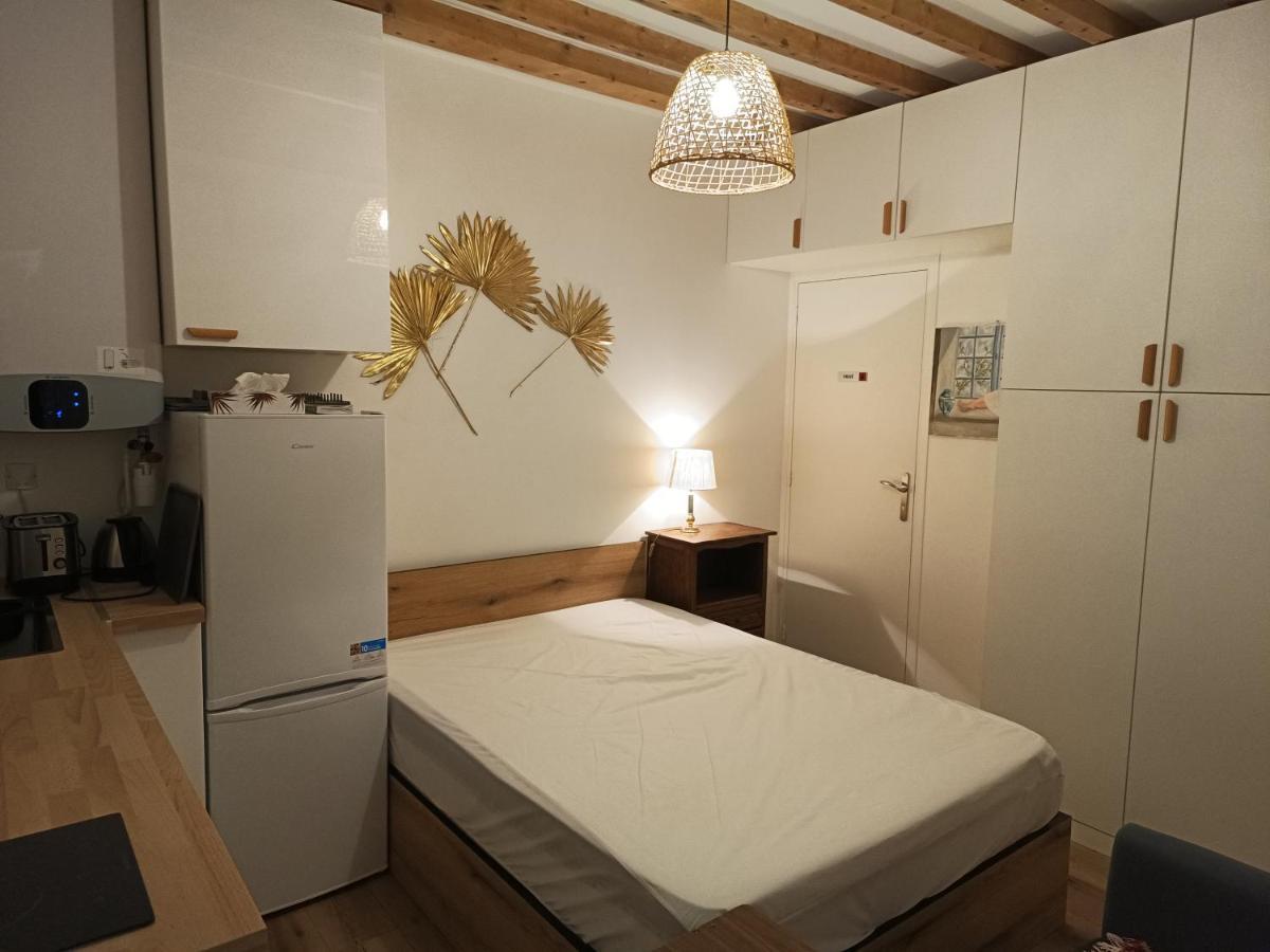 Studio, Place De La Nation, 1mn A Pied Du Metro 1,2,6,9 Et Rer A Apartamento