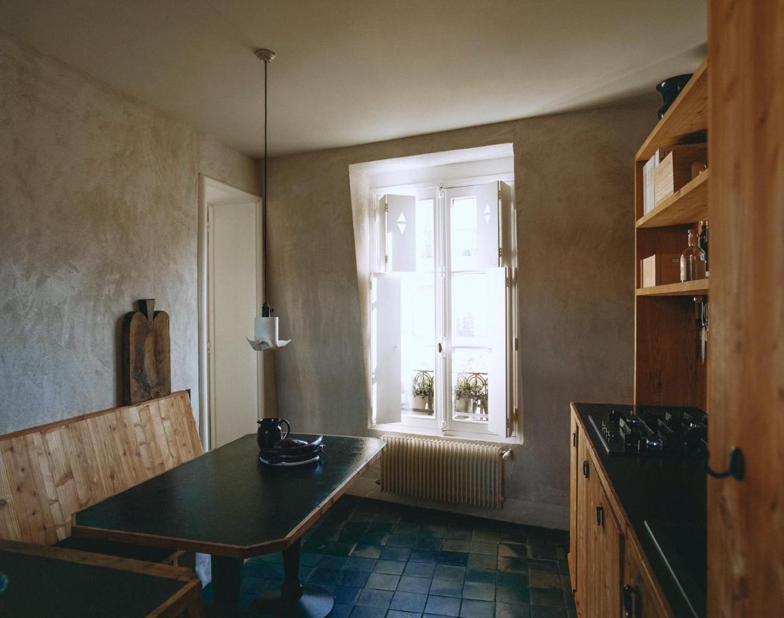 Famous Parisian Designer's Pied-a-terre In Le Marais Apartamento *