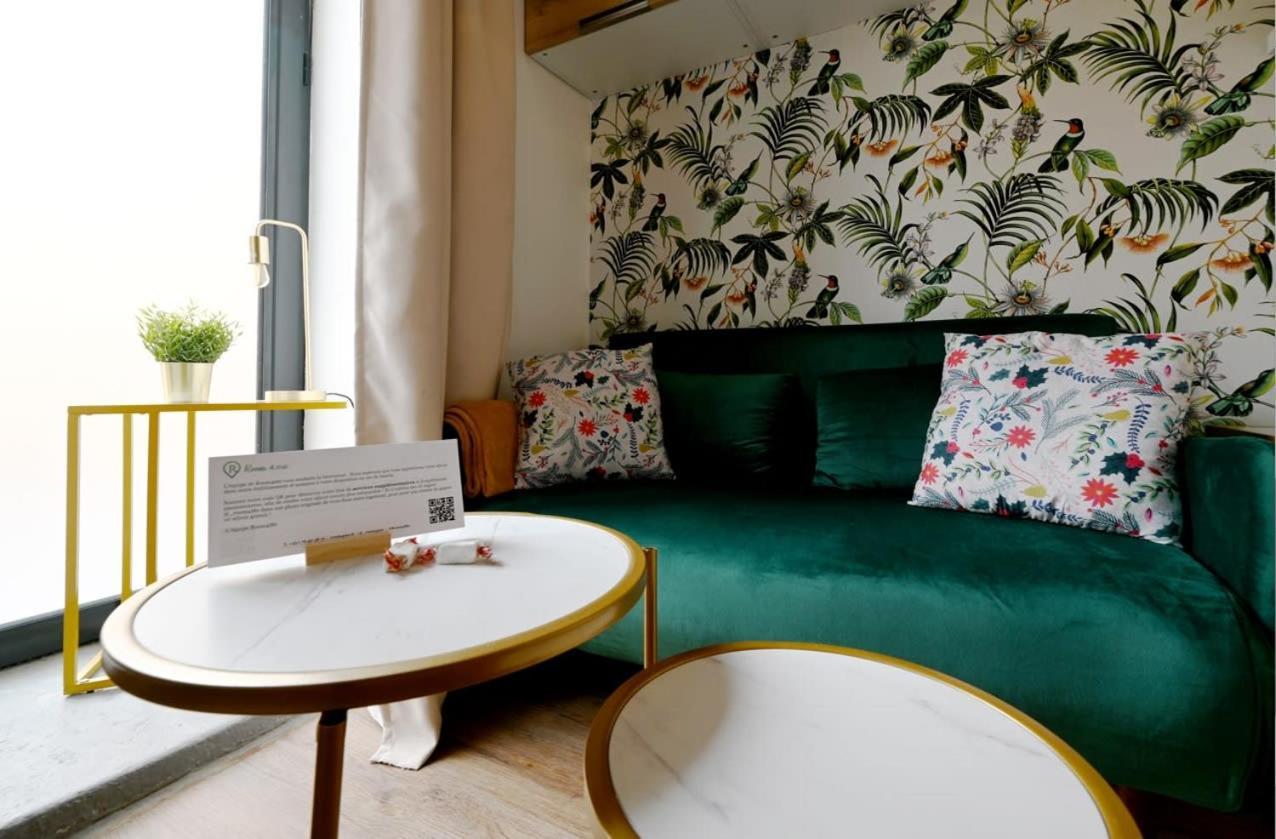 Adorable Updated Studio In The Heart Of The Bustling Le Marais District * Paris