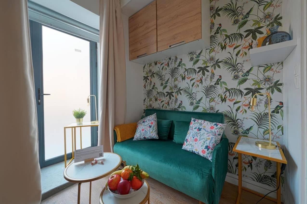 Adorable Updated Studio In The Heart Of The Bustling Le Marais District Apartment Paris