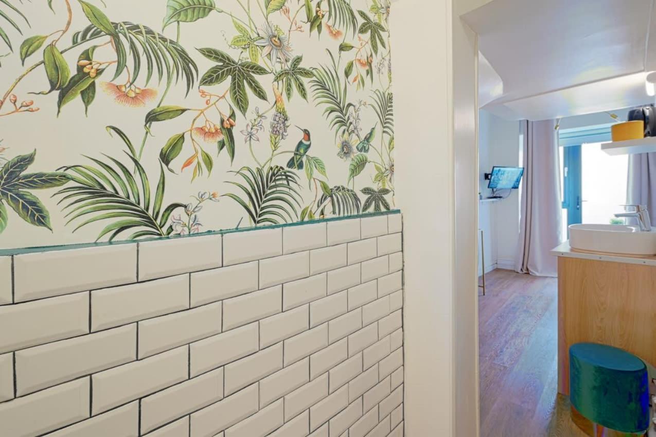 Adorable Updated Studio In The Heart Of The Bustling Le Marais District Apartment