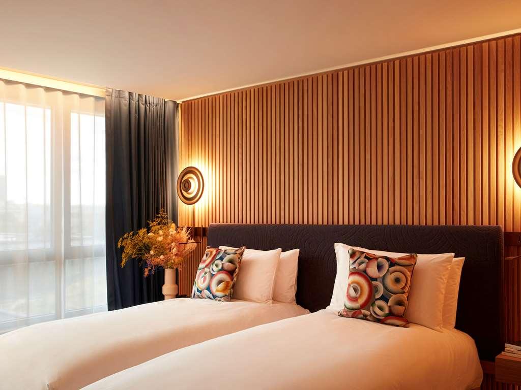Hotel So/