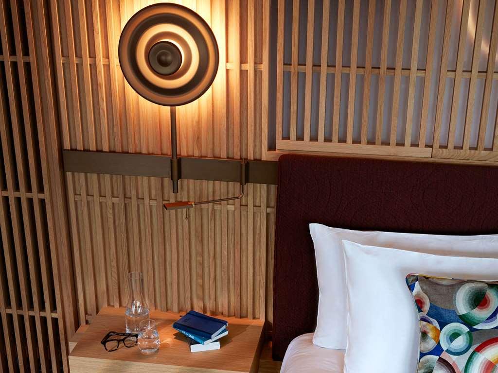 Hotel So/
