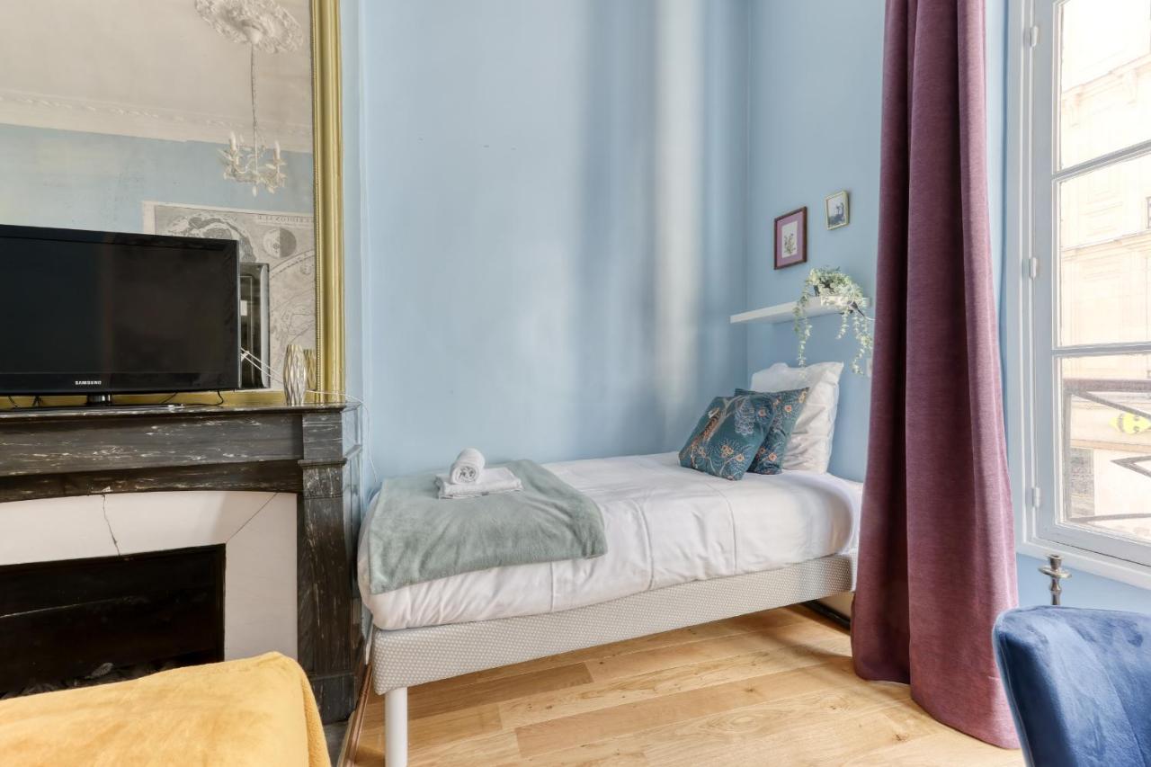 The Typical Parisian Flat - Louvre Royal - 1