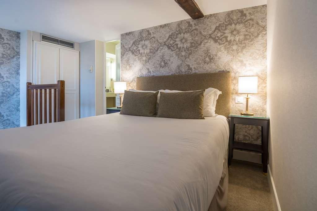 Madeleine Plaza Hotel 4*