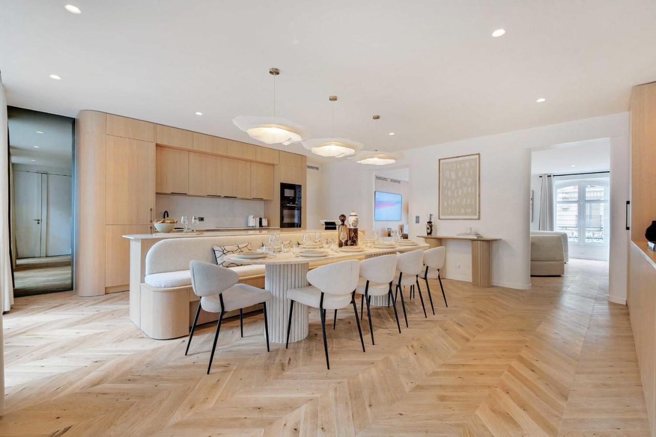 Incredible Flat - 4 Br-10p - Matignon - Champs Elysees Paris