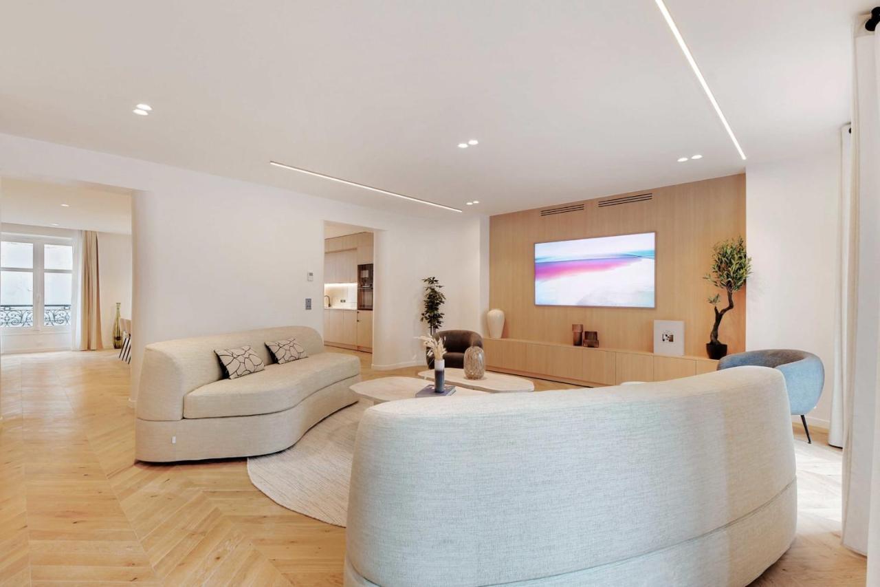 Incredible Flat - 4 Br-10p - Matignon - Champs Elysees