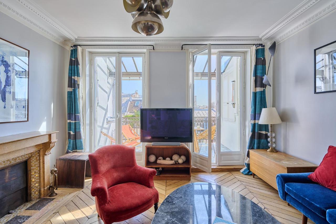 Appartement Center Of With Terrace By Studio Prestige Paris