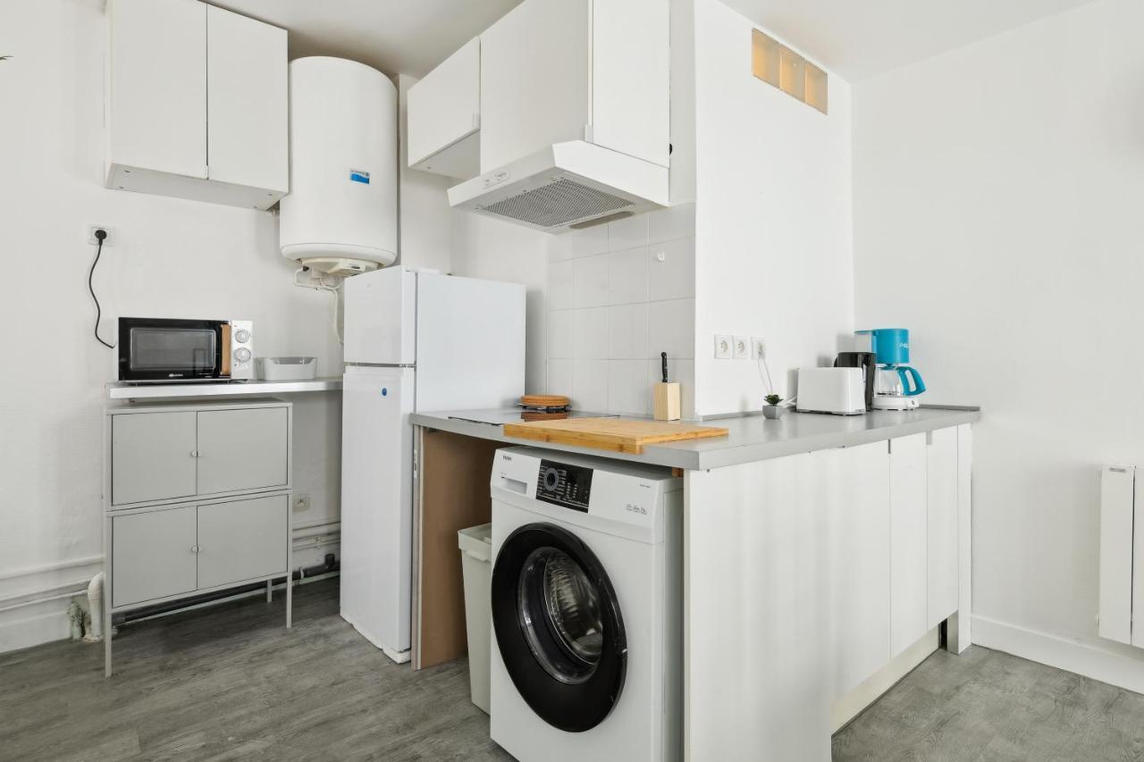 Chic And Comfortable Apart In Apartment *