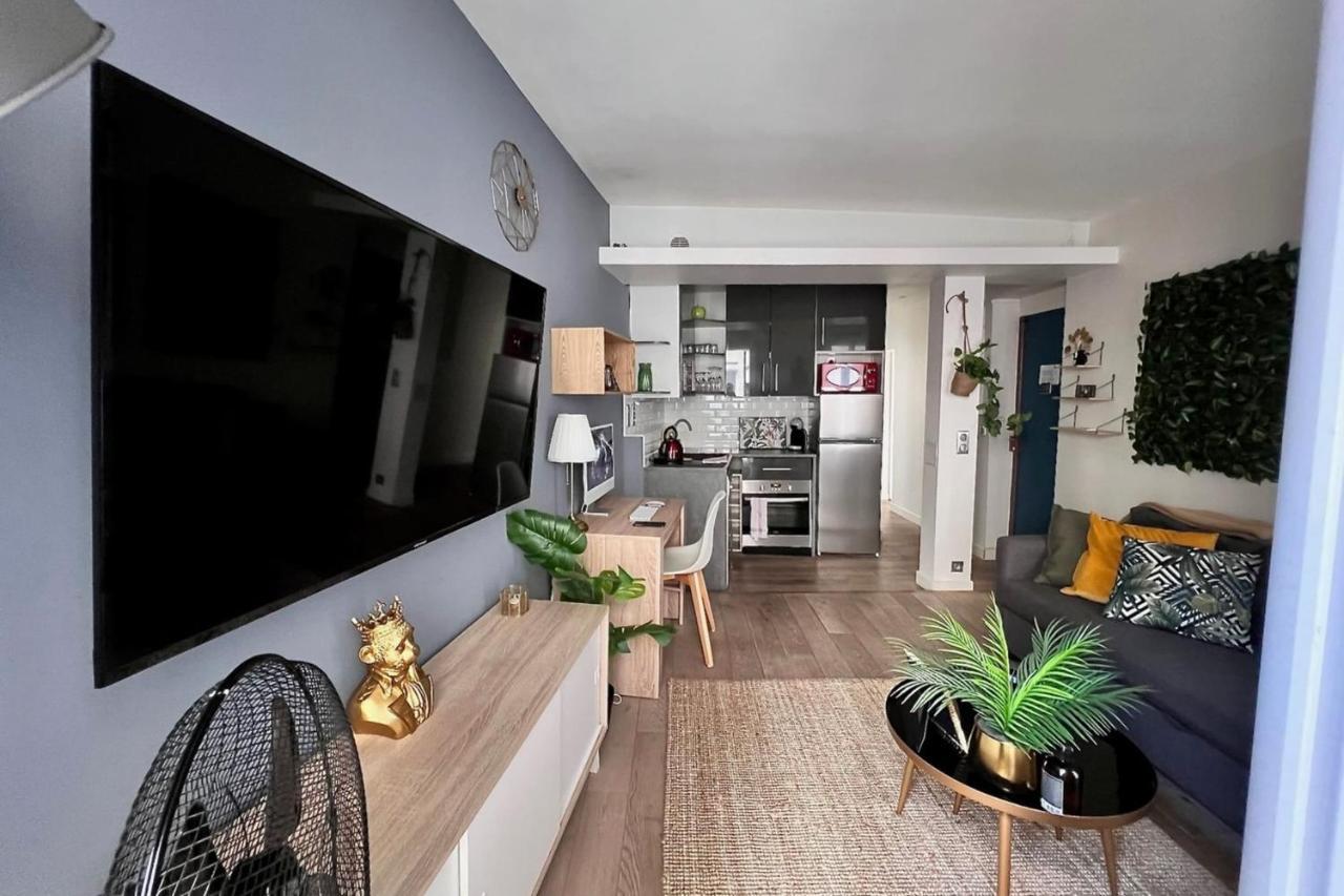 Charme Parisien Au Coeur Du Marais - Voltaire Apartment Paris