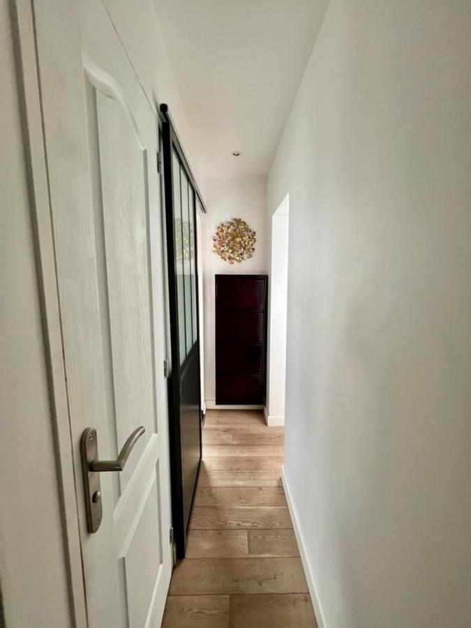 Apartment Charme Parisien Au Coeur Du Marais - Voltaire