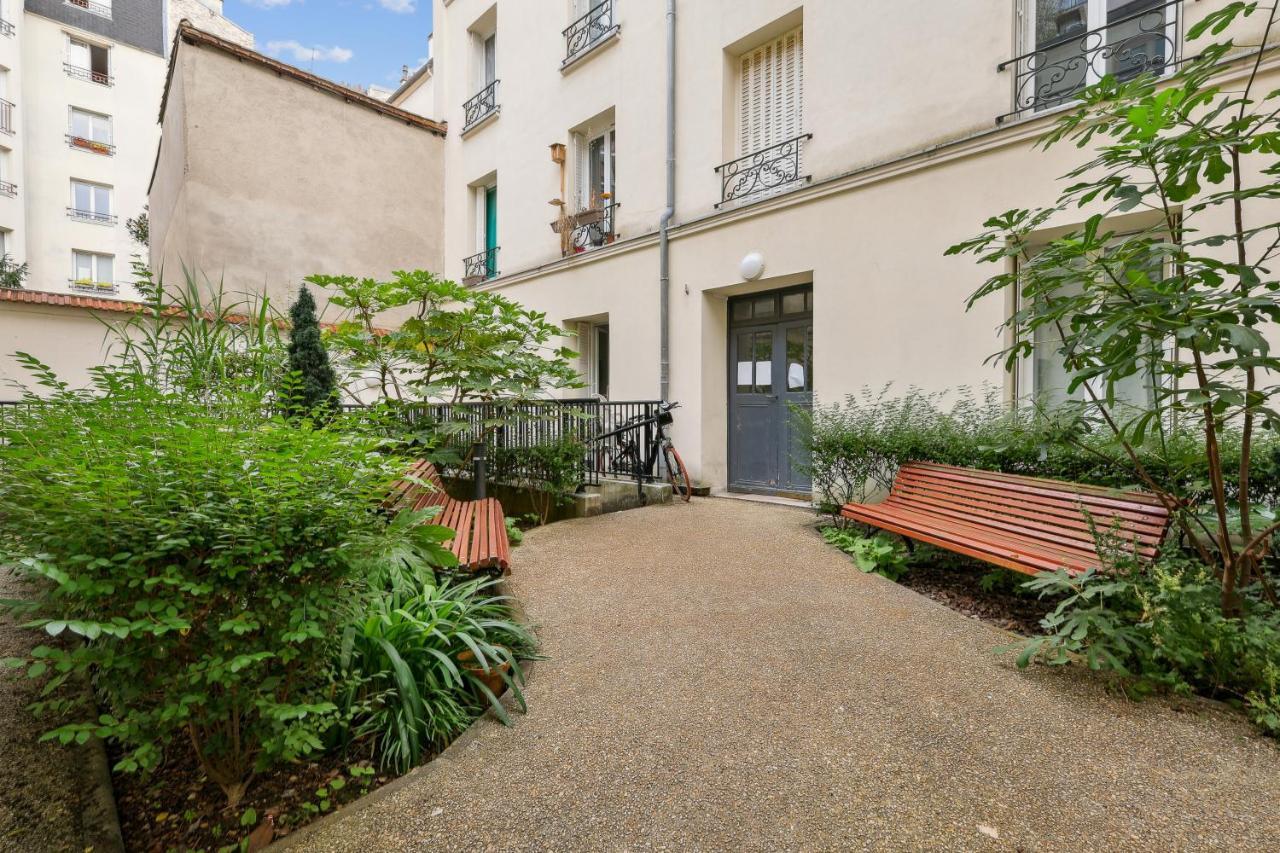 Chic And Comfortable Apart In Paris