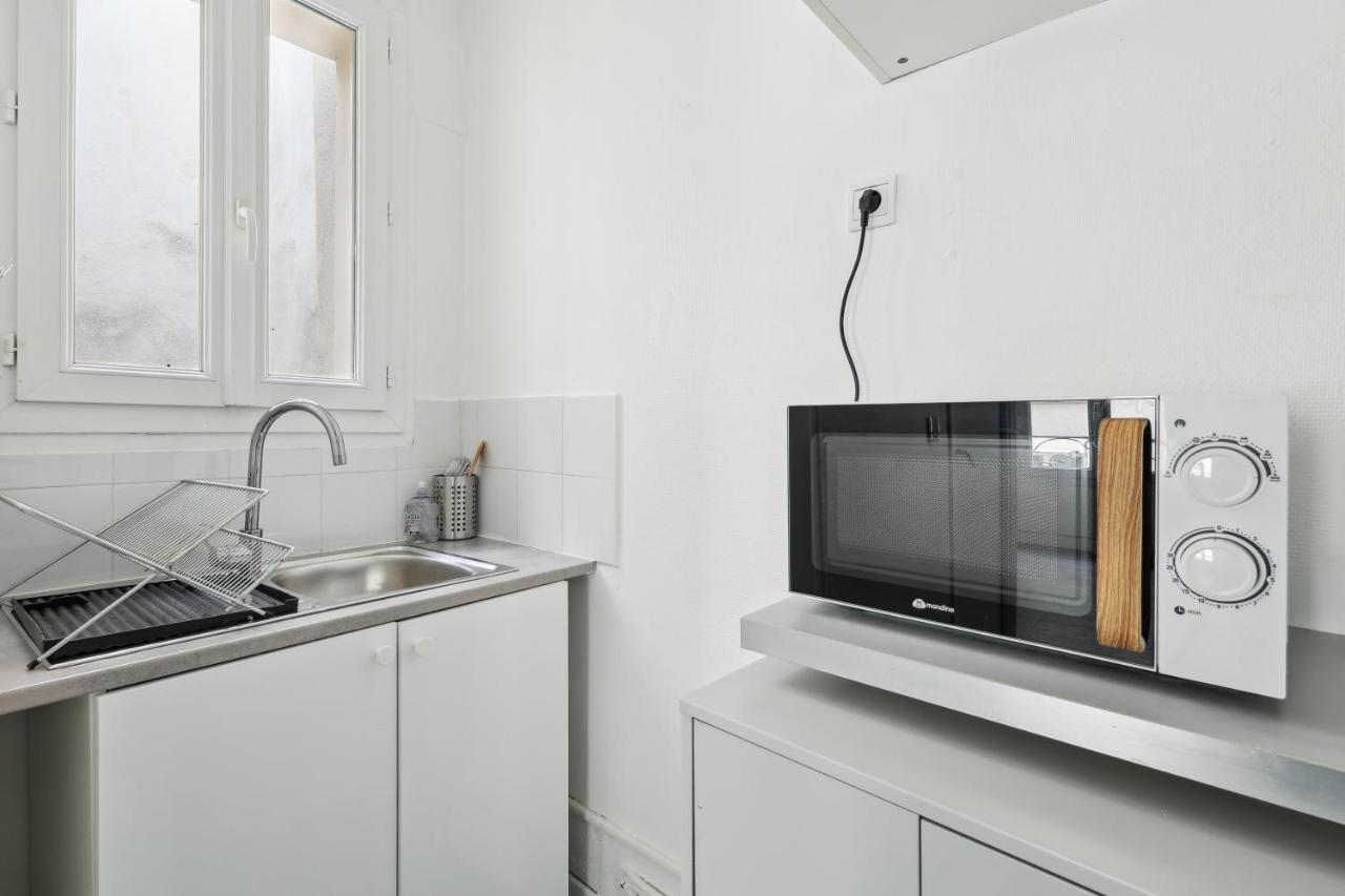 Chic And Comfortable Apart In Apartment