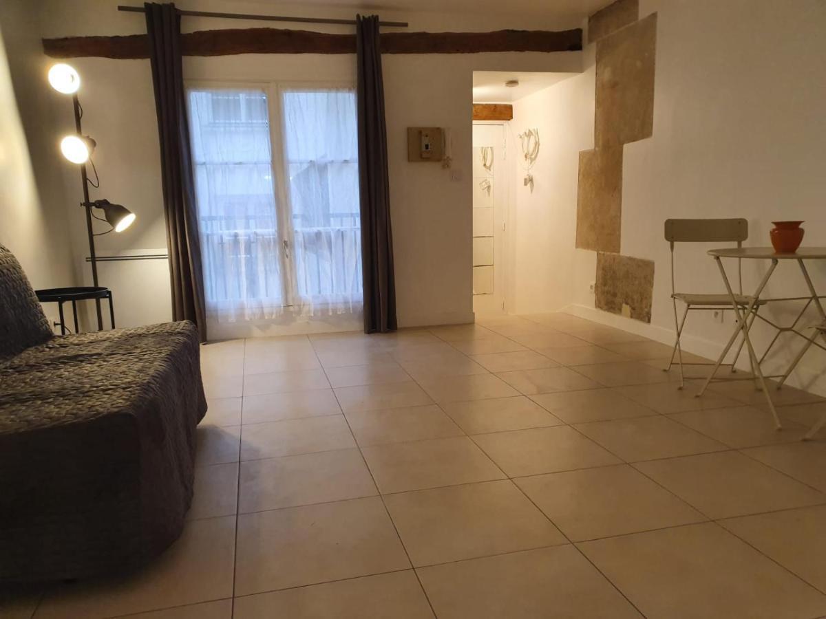 Charming Chatelet - Beaubourg Apartment Paris