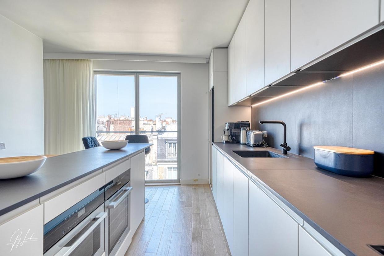 150m2 And A 45m2 Terrace At 8th Floor With Air Conditioning Apartment