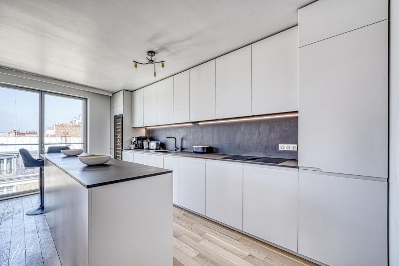 Apartment 150m2 And A 45m2 Terrace At 8th Floor With Air Conditioning *