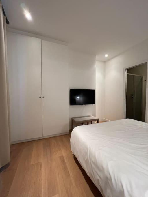 Luxury Appartment, Champs Elysees, Neuf ! Apartment