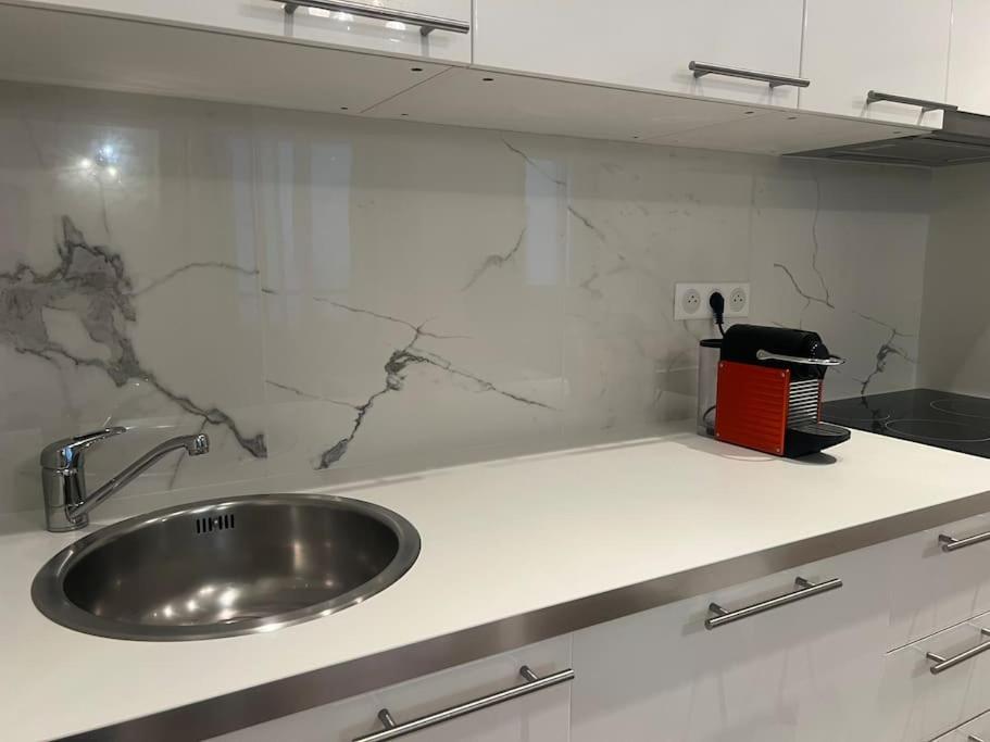 Luxury Appartment, Champs Elysees, Neuf ! Apartment *