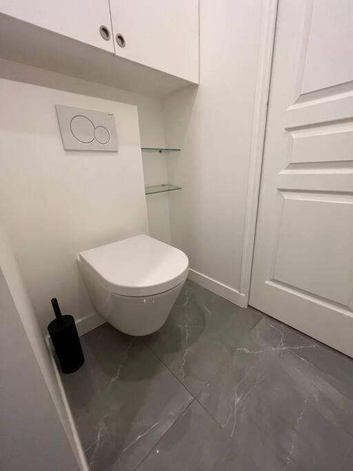 Luxury Appartment, Champs Elysees, Neuf !