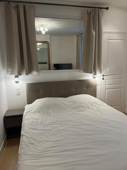 Apartment Luxury Appartment, Champs Elysees, Neuf ! Paris