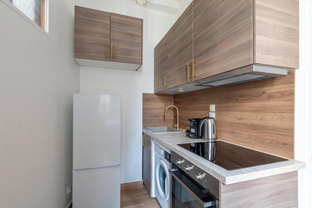 Apartment Metro Alexandre Dumas Paris