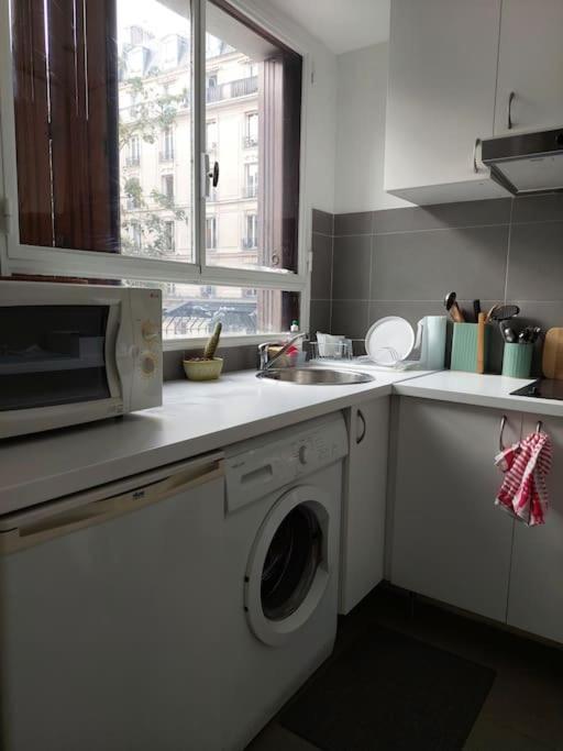 Perfect Down The Sacre Coeur Apartment *