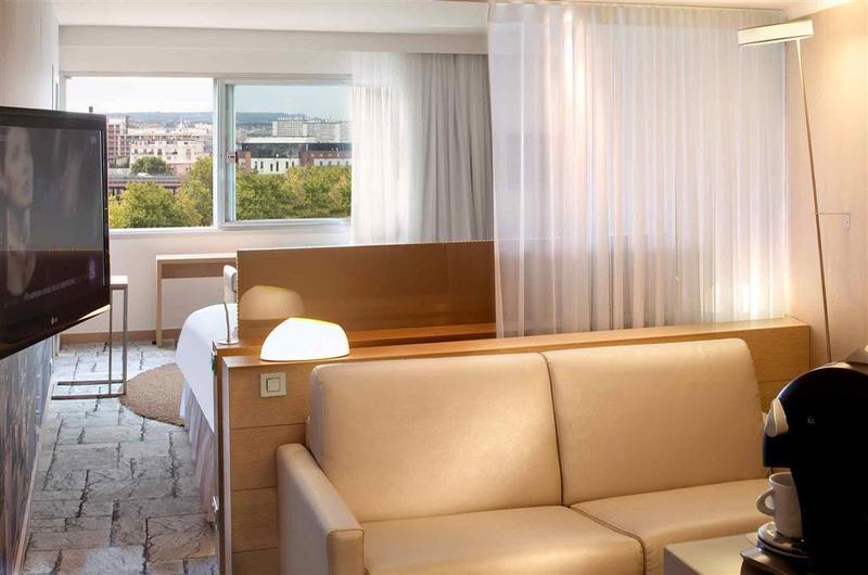 Mercure Vaugirard Porte De Versailles 4*