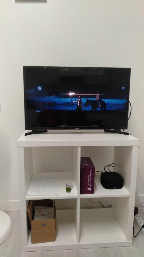 Nice Flat Near Gare Du Nord O Gare Du L Est Free Wi-fi And Netflix * Paris