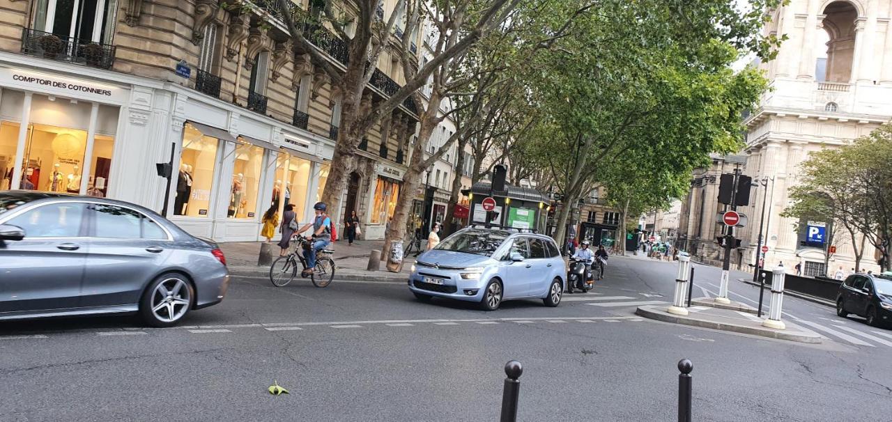 Stuning Place ,gare Montparnasse ,center ,front Of Metro Séjour chez l'habitant