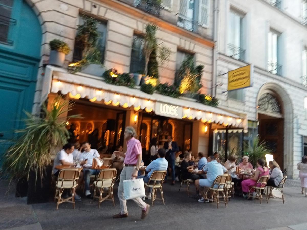 Séjour chez l'habitant Stuning Place ,gare Montparnasse ,center ,front Of Metro Paris