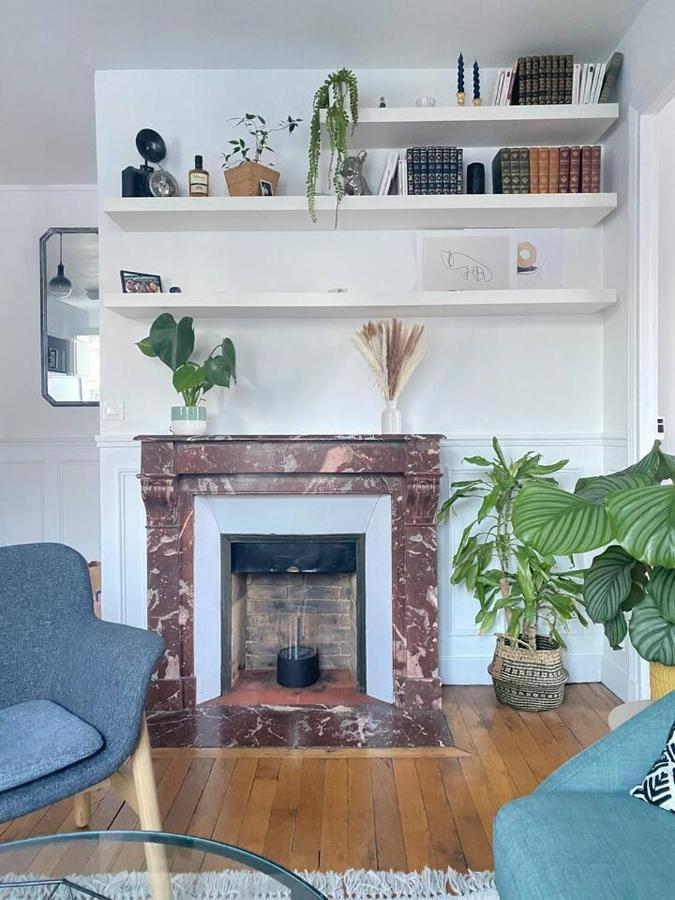Buttes Chaumont Apartment Paris