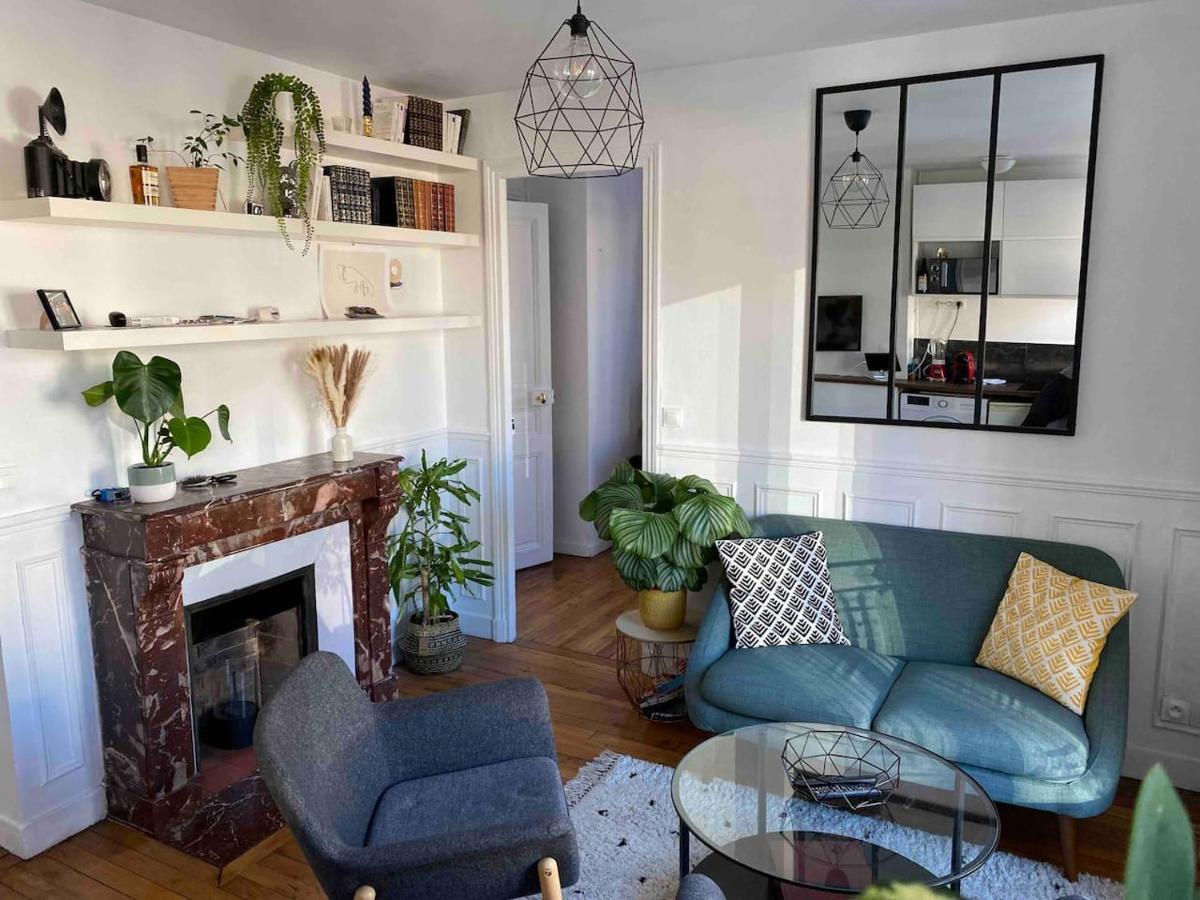 Apartment Buttes Chaumont Paris