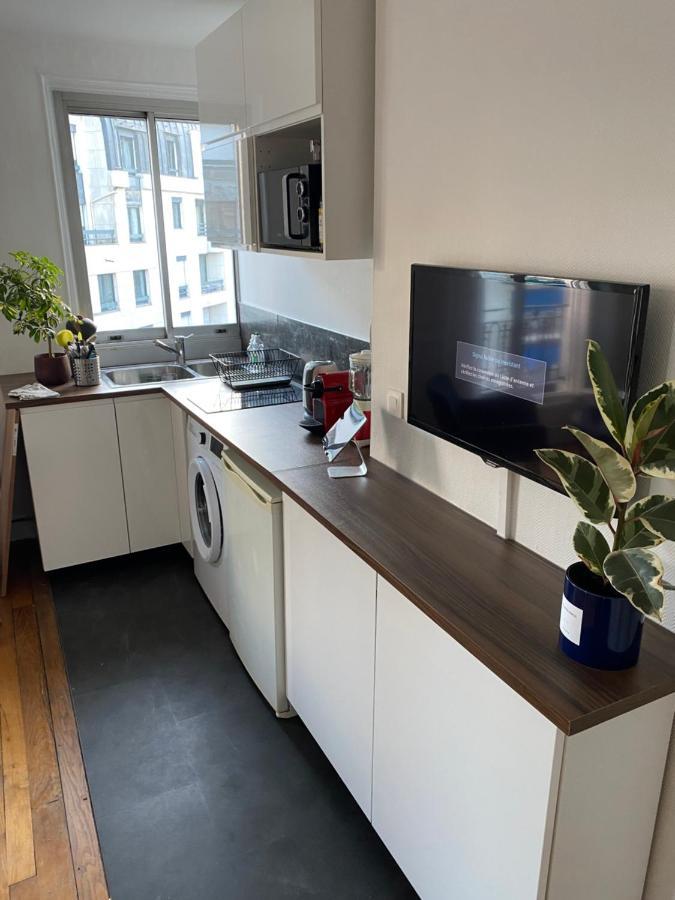 Apartment Buttes Chaumont Paris