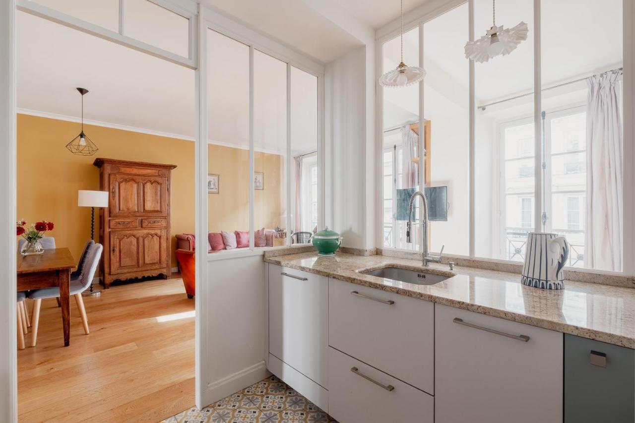 Veeve - Amber Blush Apartment Paris