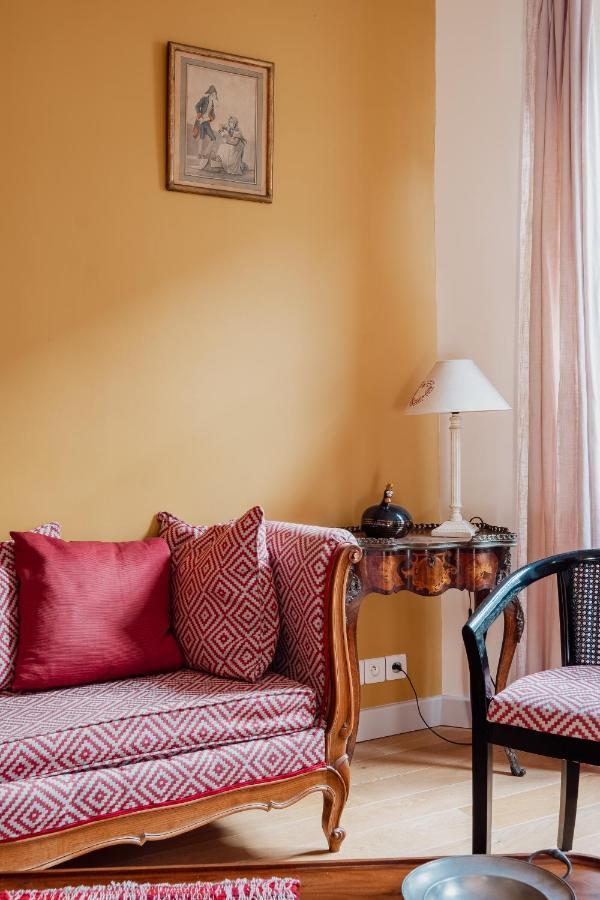 Veeve - Amber Blush Apartment Paris